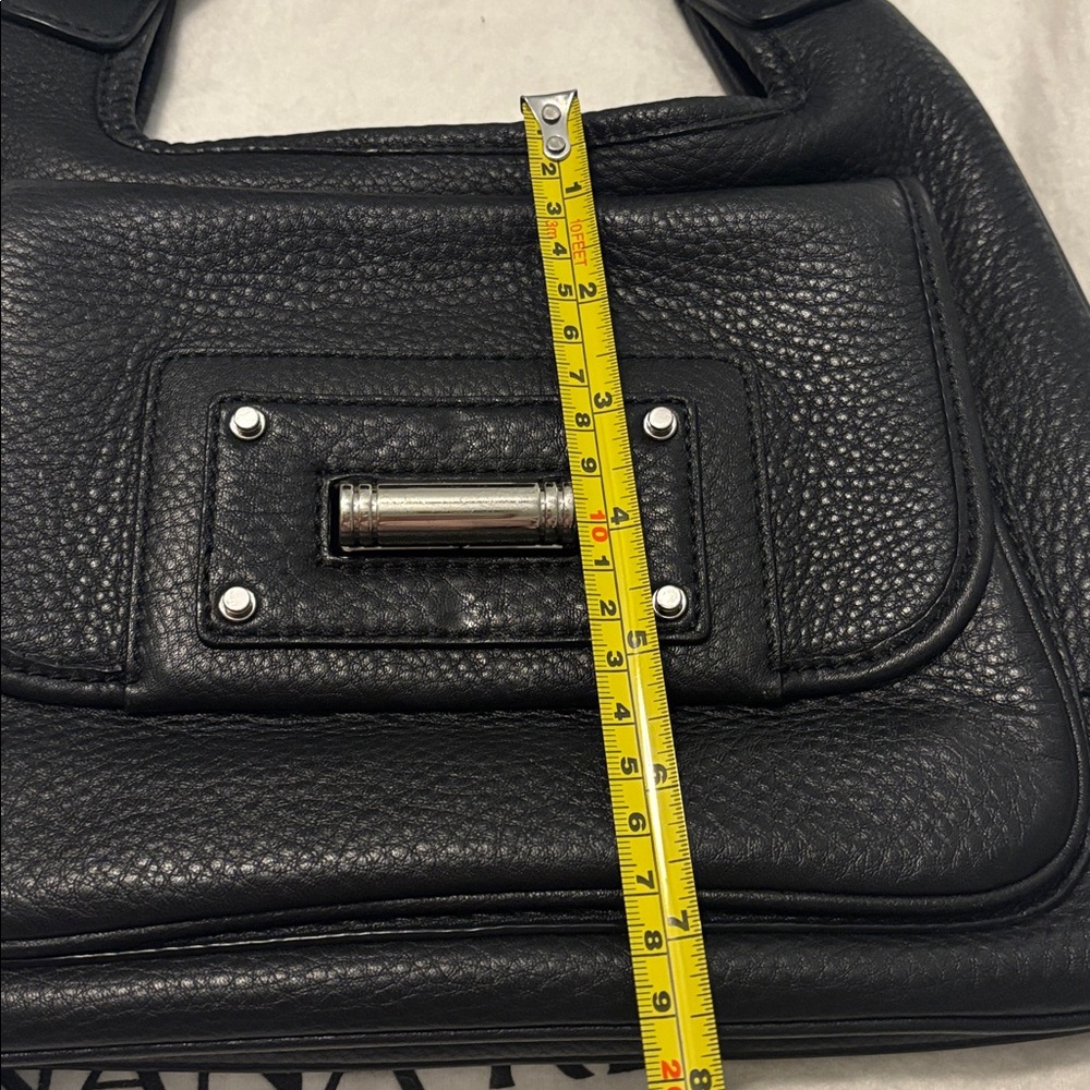 Banana Republic black pebbled leather shoulder bag w/turn-lock magnetic closure - Picture 9 of 11